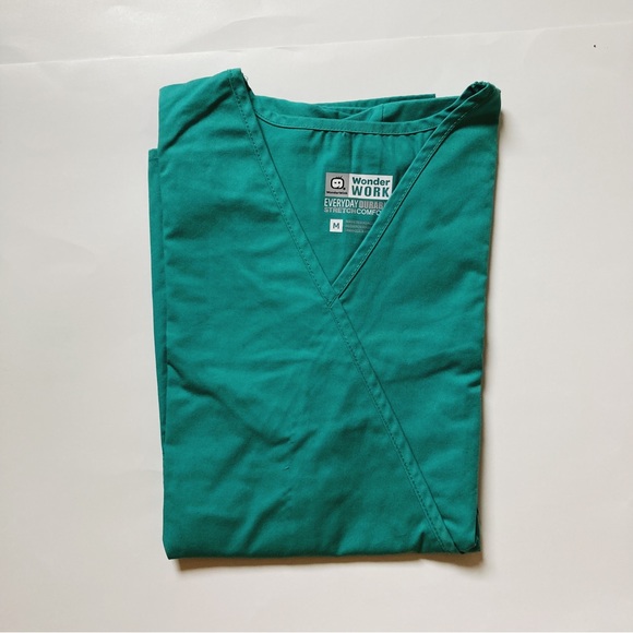 GREEN WONDERWINK WONDERWORK SCRUBS SHIRT - Picture 1 of 4